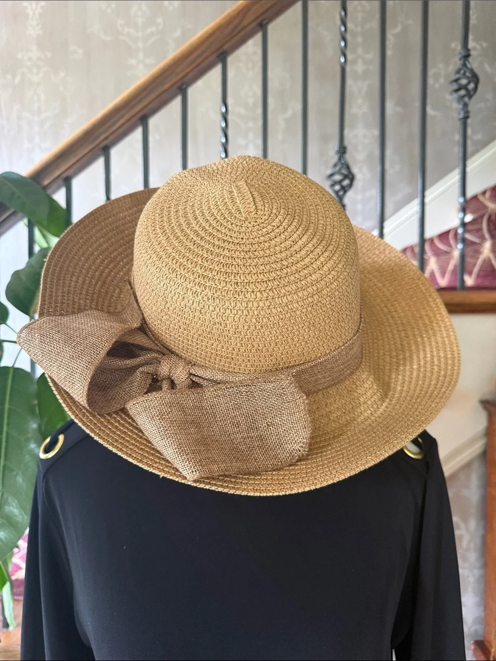SUMMER WIDE BRIM ladies hat with bow, NWOT tan